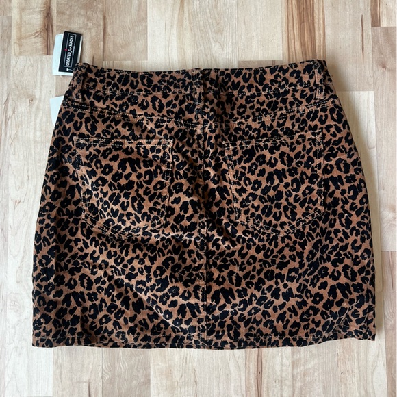 NWT Macy’s Vanilla Star Leopard Print Corduroy Skirt - Picture 8 of 8